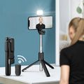Selfie Stick Telescopic 70cm cu Trepied BT, Lumina si Telecomanda, 360 grade, Bloototh 10m, Portabil, Fotografiere orizontala si verticala, Wireless